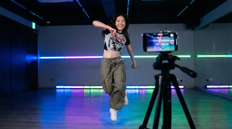 17c一起草舞蹈短视频